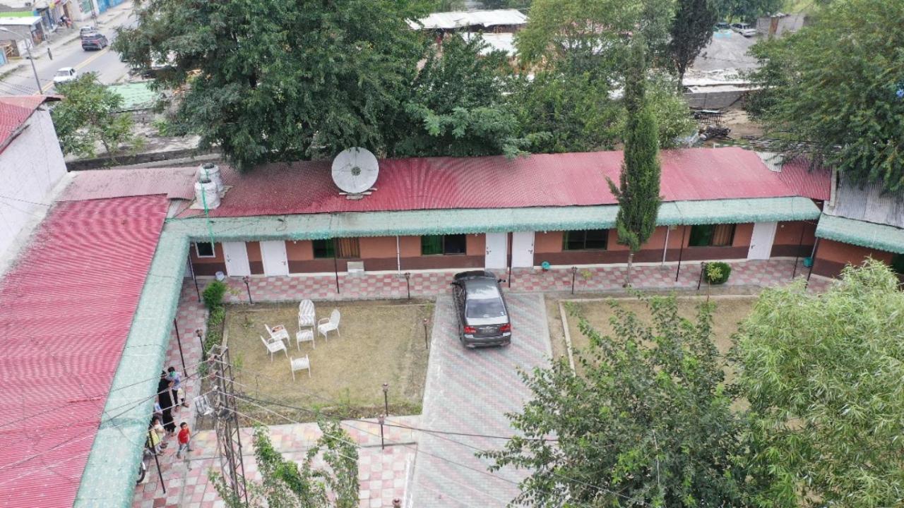 Golden Peak Guest House Gilgit Exteriör bild
